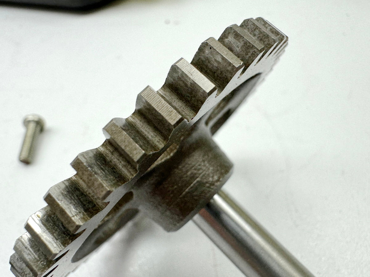 YAMAHA FZX 750 2MU (2JE) Oil Pump Gear Shaft Pinion (for Engine)