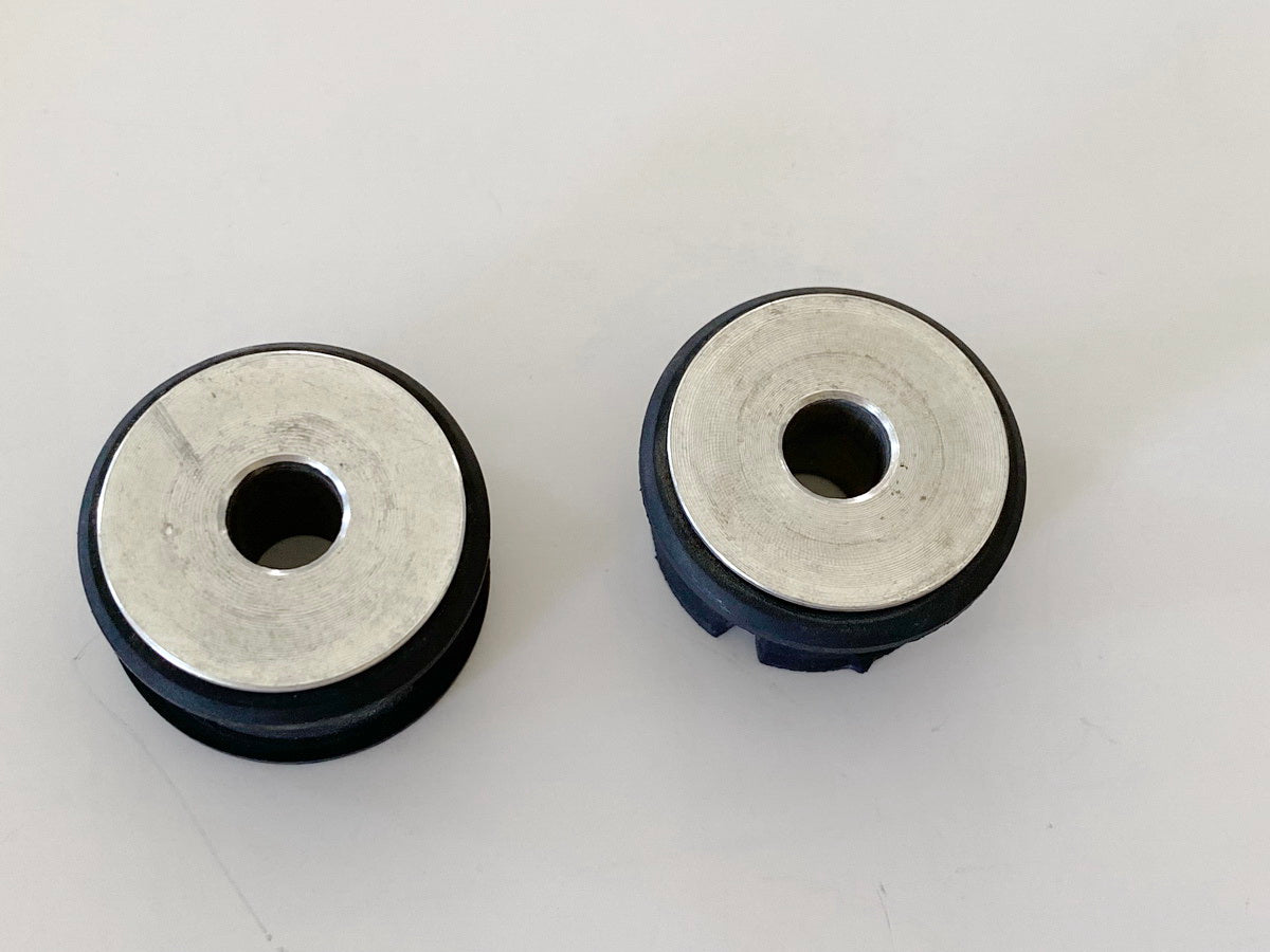 HONDA CBR 600 RR PC40 Tankgummis Gummi Tank Auflage Dämpfer Halter Manschette