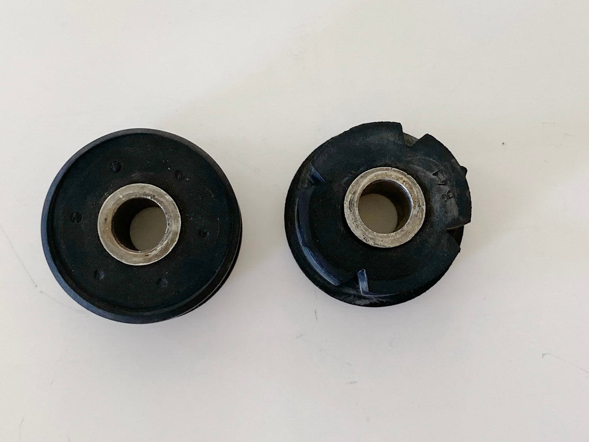 HONDA CBR 600 RR PC40 Tankgummis Gummi Tank Auflage Dämpfer Halter Manschette