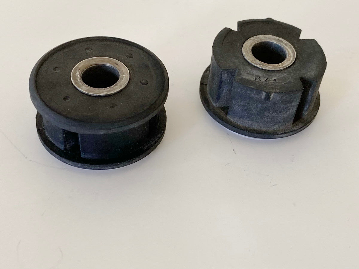 HONDA CBR 600 RR PC40 Tankgummis Gummi Tank Auflage Dämpfer Halter Manschette