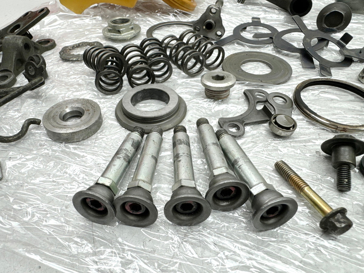 KAWASAKI ZX10R ZXT00D Schrauben Muttern Halter Kleinteile für Motor 06-07