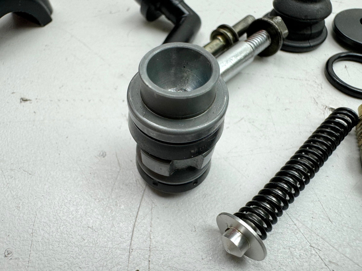 KAWASAKI ZX10R ZXT00D Schelle Klemme Bremskolben für Bremszylinder vorn 06-07