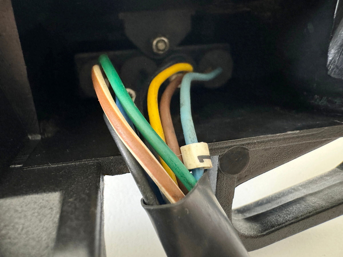 YAMAHA TT 600 E 4GV (4LW) Cockpit Indicator Light Holder for Speedometer
