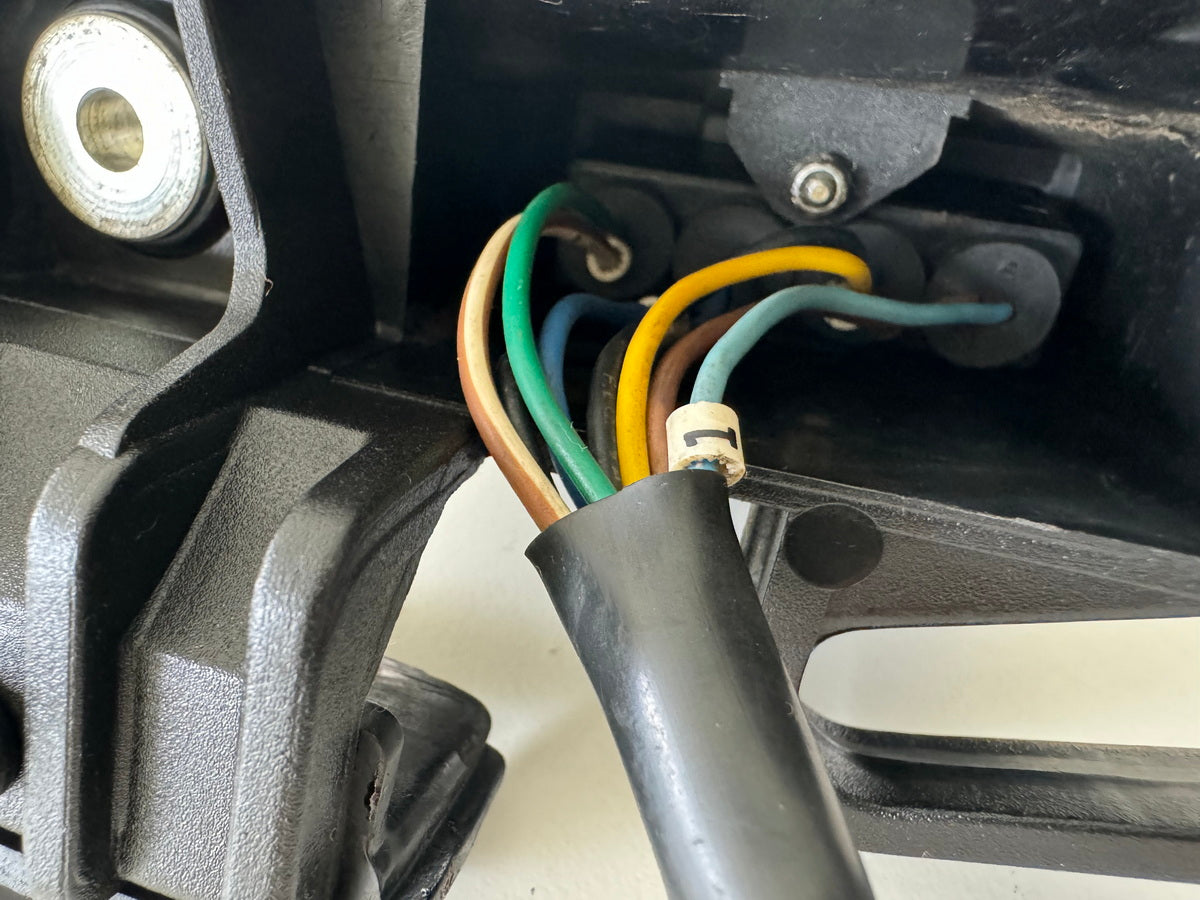YAMAHA TT 600 E 4GV (4LW) Cockpit Indicator Light Holder for Speedometer
