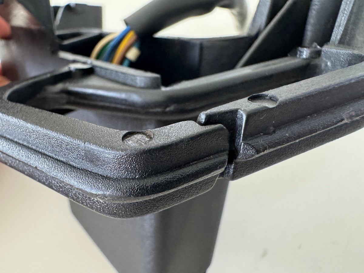 YAMAHA TT 600 E 4GV (4LW) Cockpit Indicator Light Holder for Speedometer