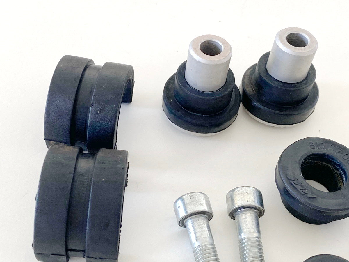 KTM 1290 SUPERDUKE R Halter Tank Dämpfer Gummis Auflage Tankhalter 14-16