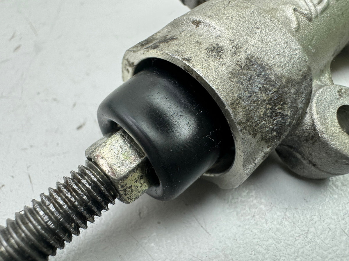 Honda CBR 900 SC28 Bremszylinder hinten Bremspumpe Nissin Fußbremszylinder 92-95