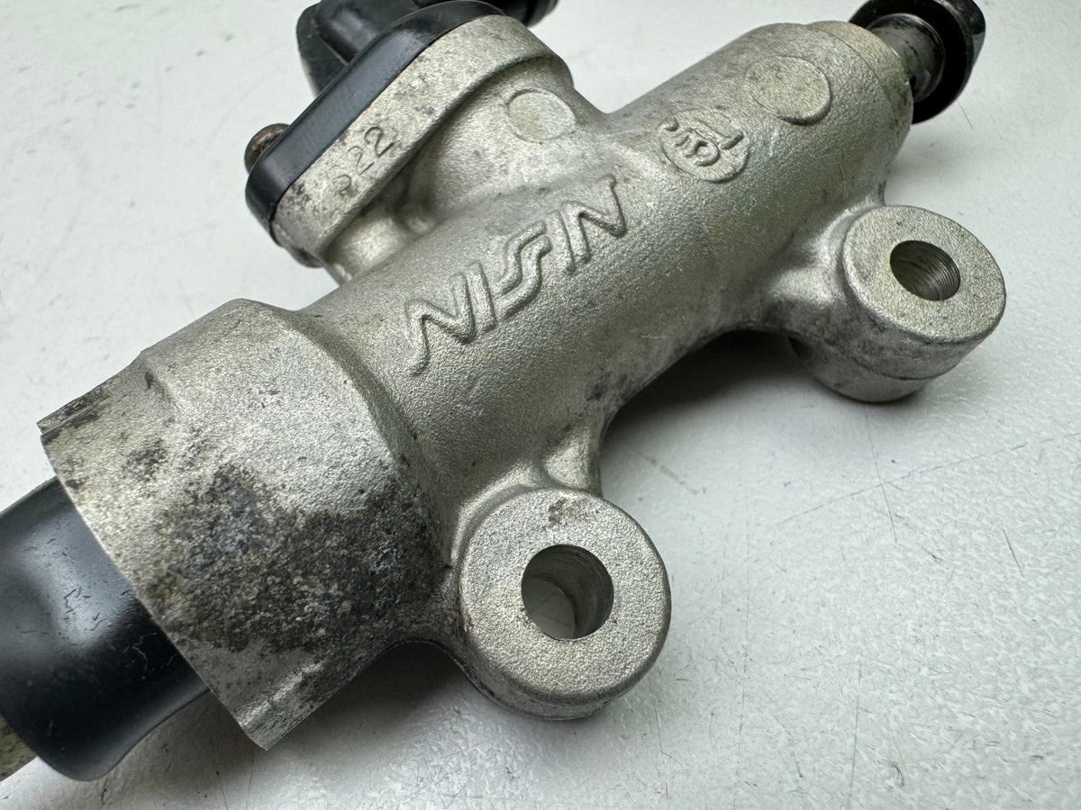 Honda CBR 900 SC28 Bremszylinder hinten Bremspumpe Nissin Fußbremszylinder 92-95