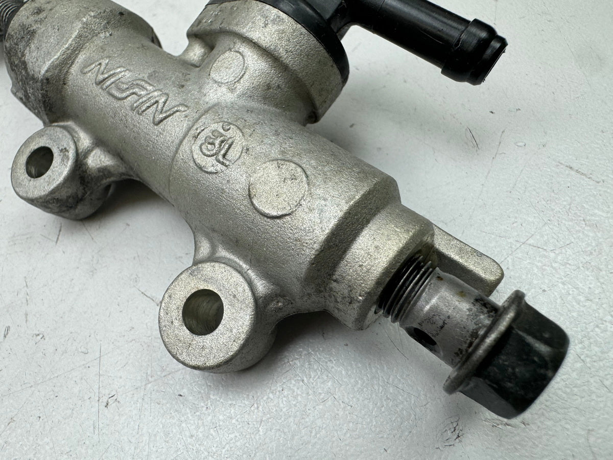 Honda CBR 900 SC28 Bremszylinder hinten Bremspumpe Nissin Fußbremszylinder 92-95