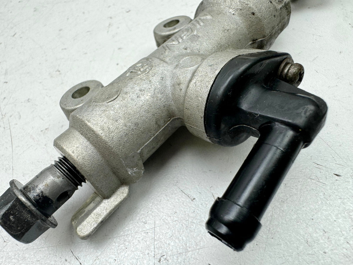 Honda CBR 900 SC28 Bremszylinder hinten Bremspumpe Nissin Fußbremszylinder 92-95
