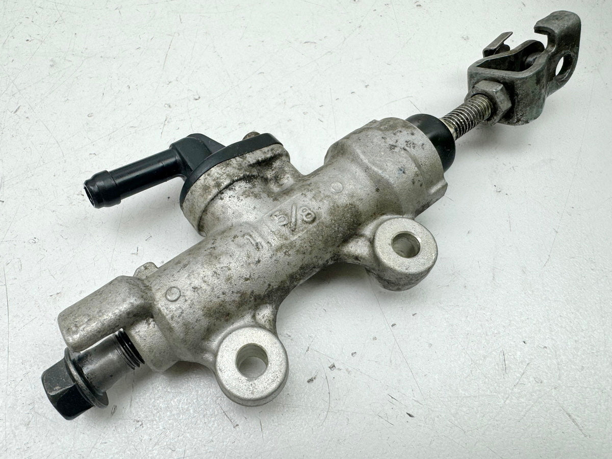 Honda CBR 900 SC28 Bremszylinder hinten Bremspumpe Nissin Fußbremszylinder 92-95