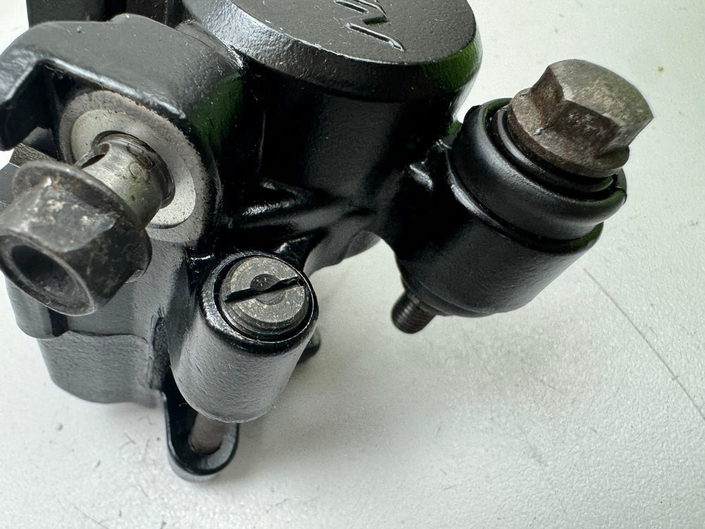 Honda CBR 900 SC28 Bremssattel hinten Nissin Bremszange Bremskolben 92-95