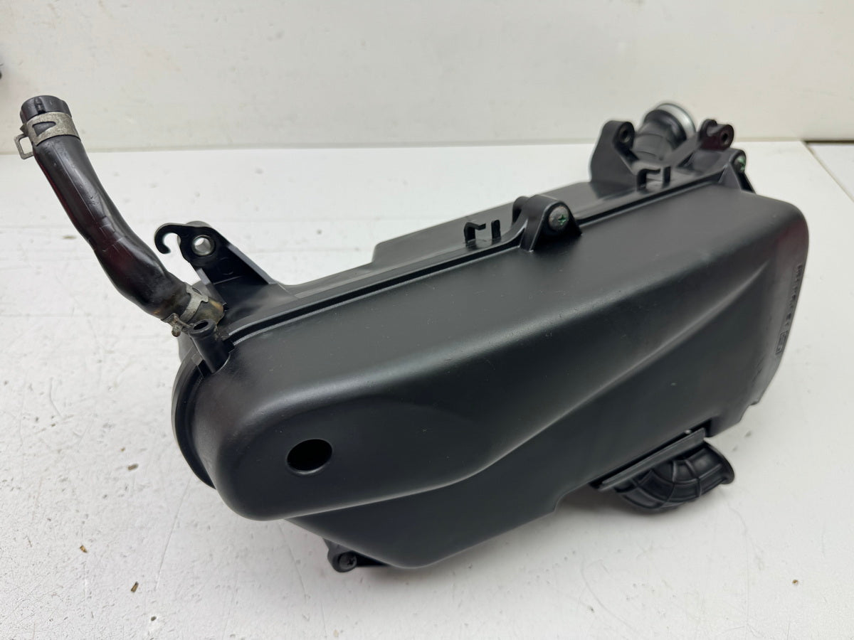 HONDA FES 125 JF12 PANTHEON Airbox Luftfilterkasten Luftfiltergehäuse Schlauch