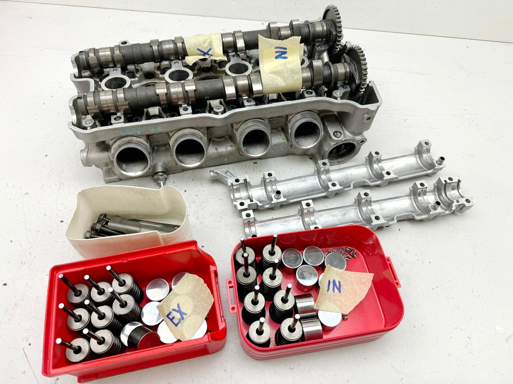 Honda CBR 900 SC28 Zylinderkopf Nockenwelle Einlass Auslass Ventile 92-95