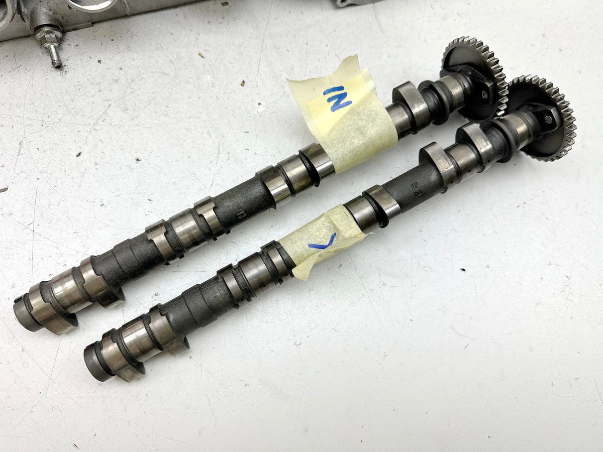 Honda CBR 900 SC28 Zylinderkopf Nockenwelle Einlass Auslass Ventile 92-95
