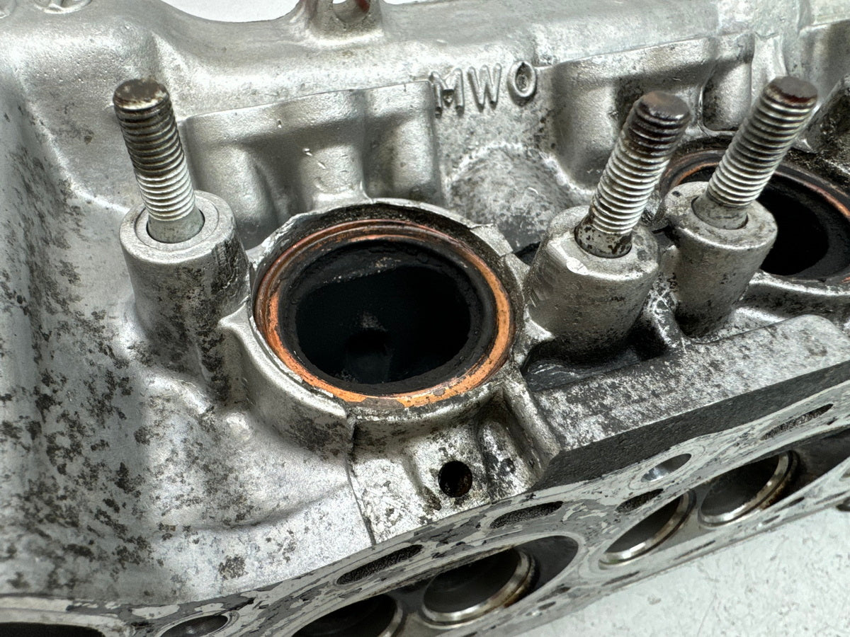 Honda CBR 900 SC28 Zylinderkopf Nockenwelle Einlass Auslass Ventile 92-95
