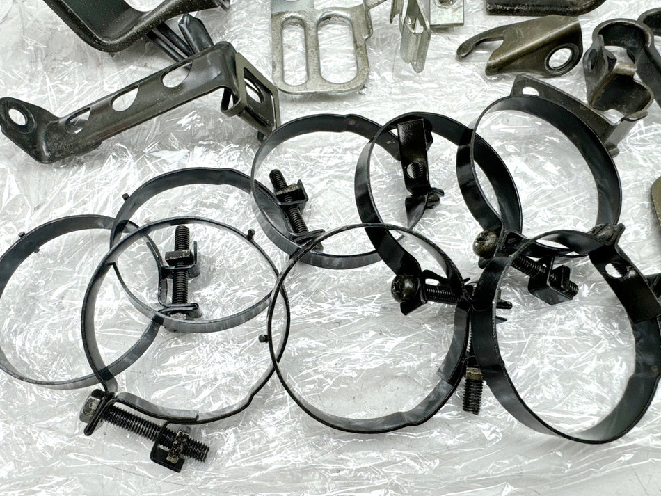 Honda CBR 900 SC28 Schrauben Muttern Halter Kleinteile für Rahmen  92-95