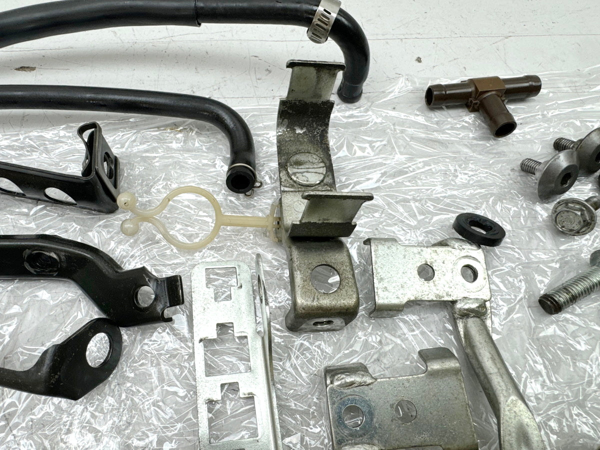 Honda CBR 900 SC28 Schrauben Muttern Halter Kleinteile für Rahmen  92-95