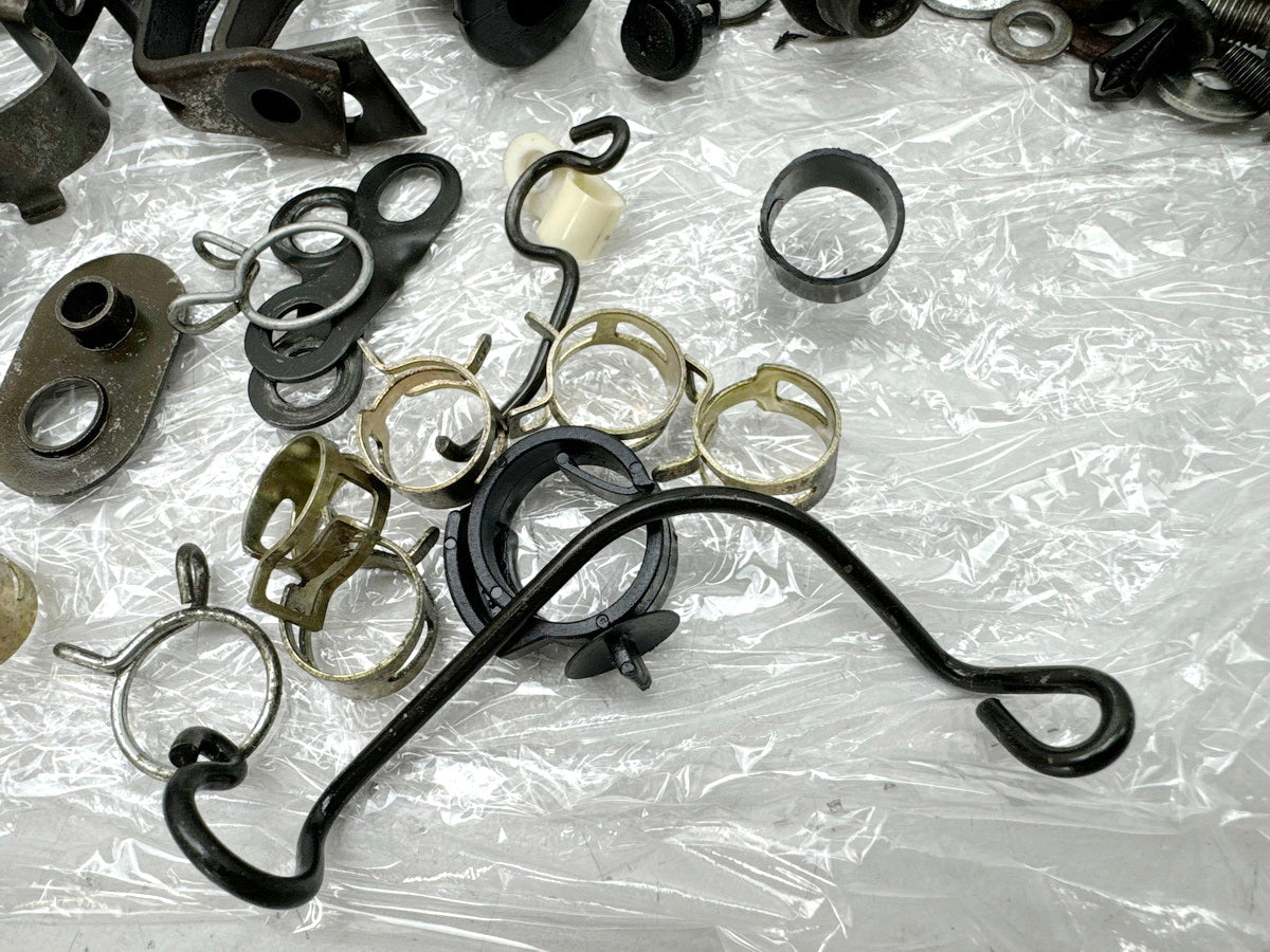 Honda CBR 900 SC28 Schrauben Muttern Halter Kleinteile für Rahmen  92-95