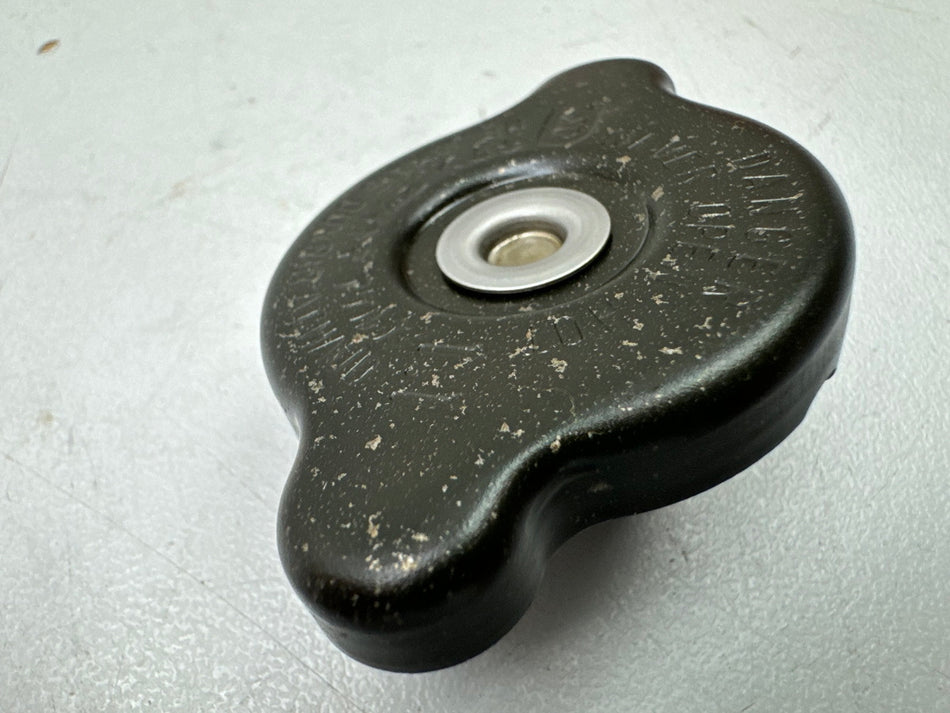 KAWASAKI Z 1000 ZRT00A Kühlerdeckel Verschluß Einfüllstutzen Cap Deckel 03-06