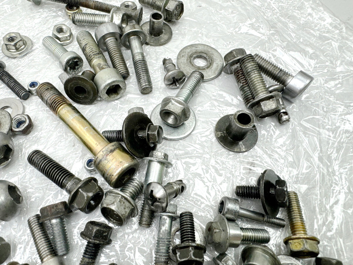 Honda CBR 900 SC28 Schrauben Muttern Halter Kleinteile für Rahmen  92-95