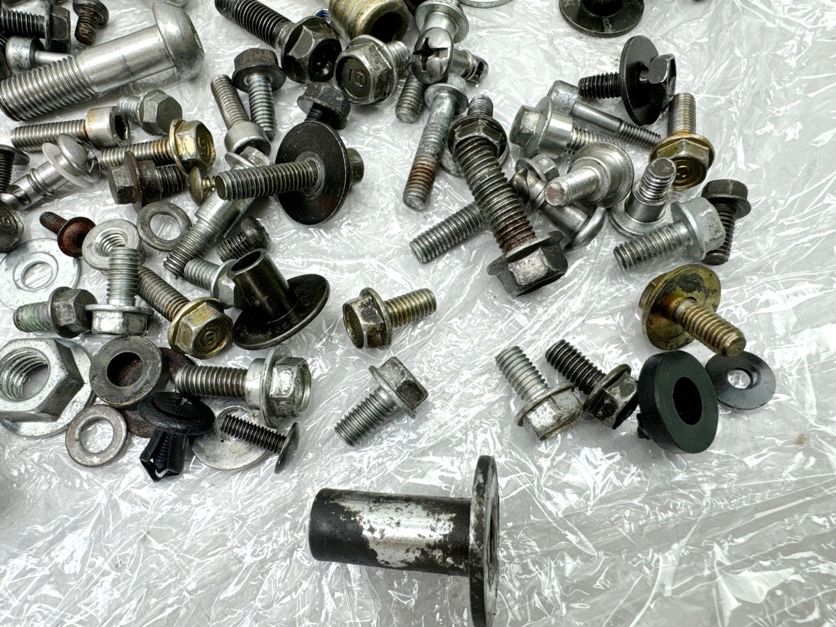 Honda CBR 900 SC28 Schrauben Muttern Halter Kleinteile für Rahmen  92-95