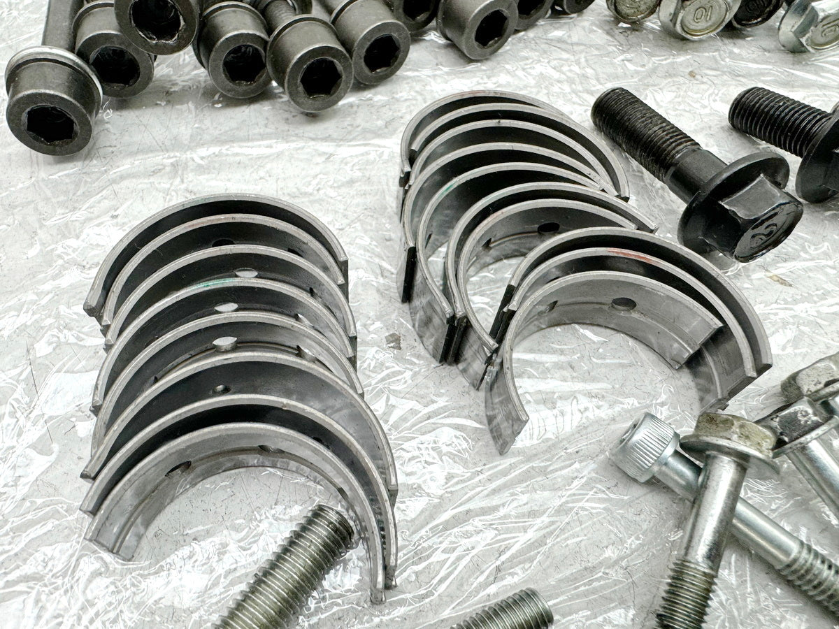 Honda CBR 900 SC28 Schrauben Muttern Halter Kleinteile Motor Motordeckel 92-95