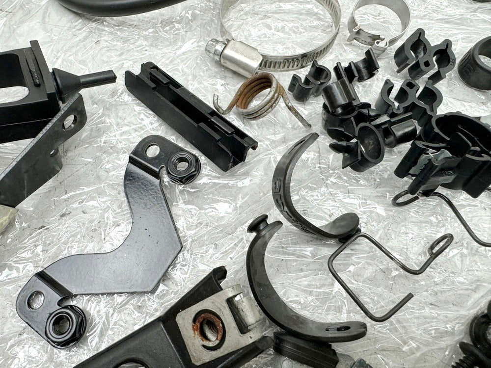 APRILIA RS 125 XA GP Replica Schrauben Kleinteile Halter für Rahmen Verkleidung