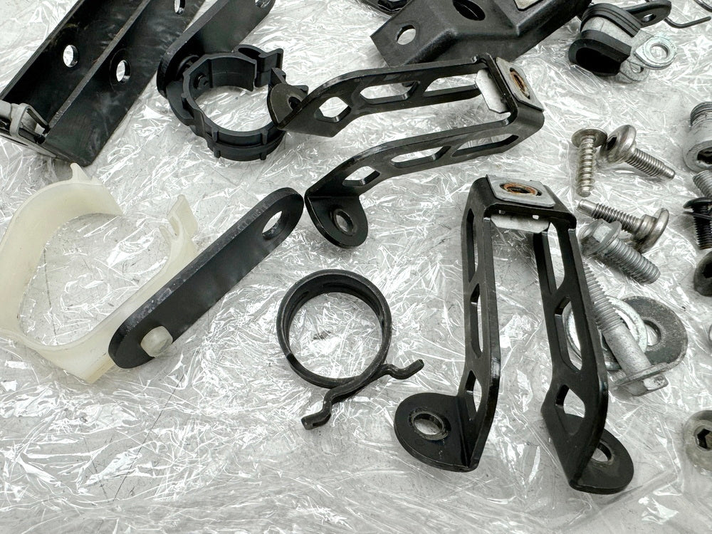 APRILIA RS 125 XA GP Replica Schrauben Kleinteile Halter für Rahmen Verkleidung
