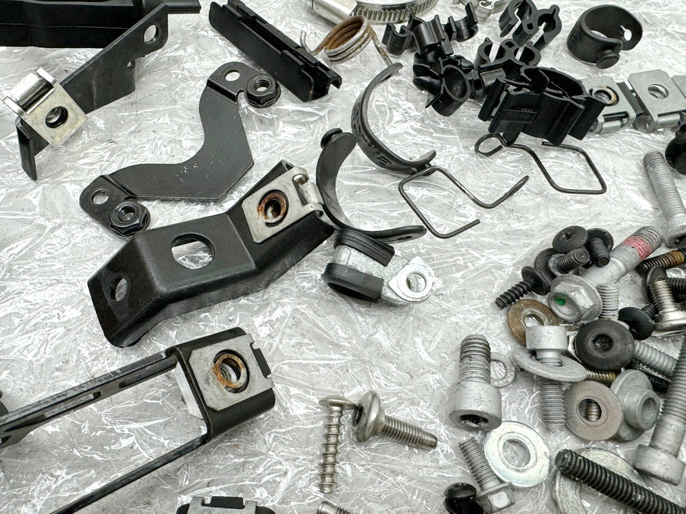 APRILIA RS 125 XA GP Replica Schrauben Kleinteile Halter für Rahmen Verkleidung