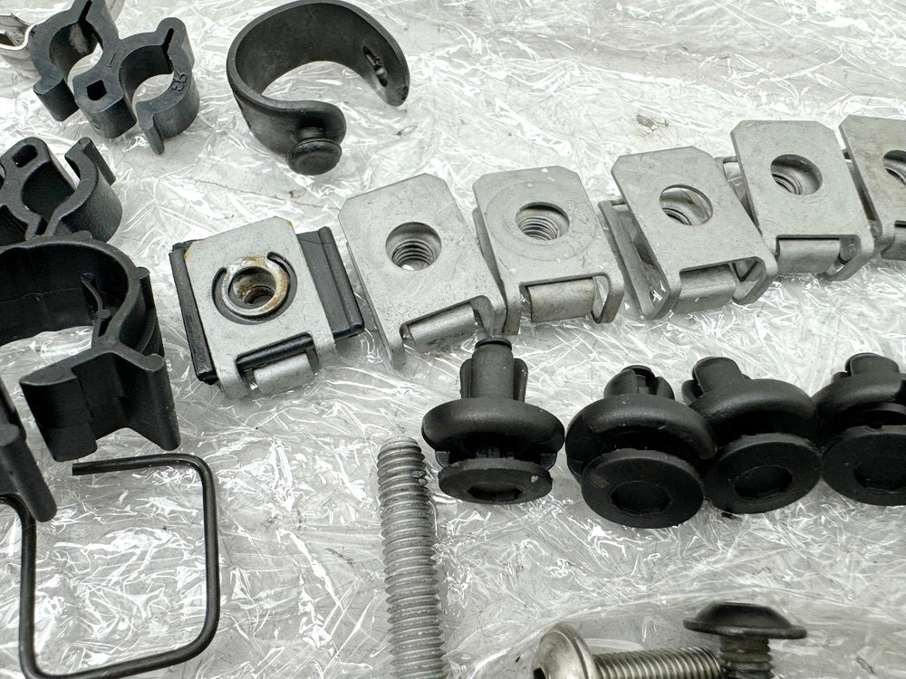 APRILIA RS 125 XA GP Replica Schrauben Kleinteile Halter für Rahmen Verkleidung