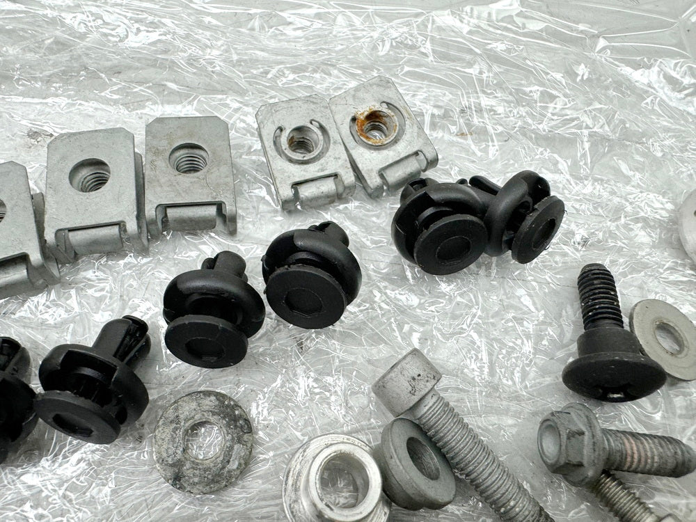 APRILIA RS 125 XA GP Replica Schrauben Kleinteile Halter für Rahmen Verkleidung