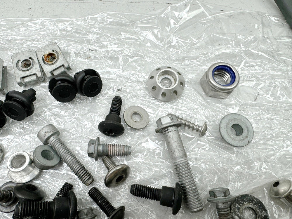 APRILIA RS 125 XA GP Replica Schrauben Kleinteile Halter für Rahmen Verkleidung