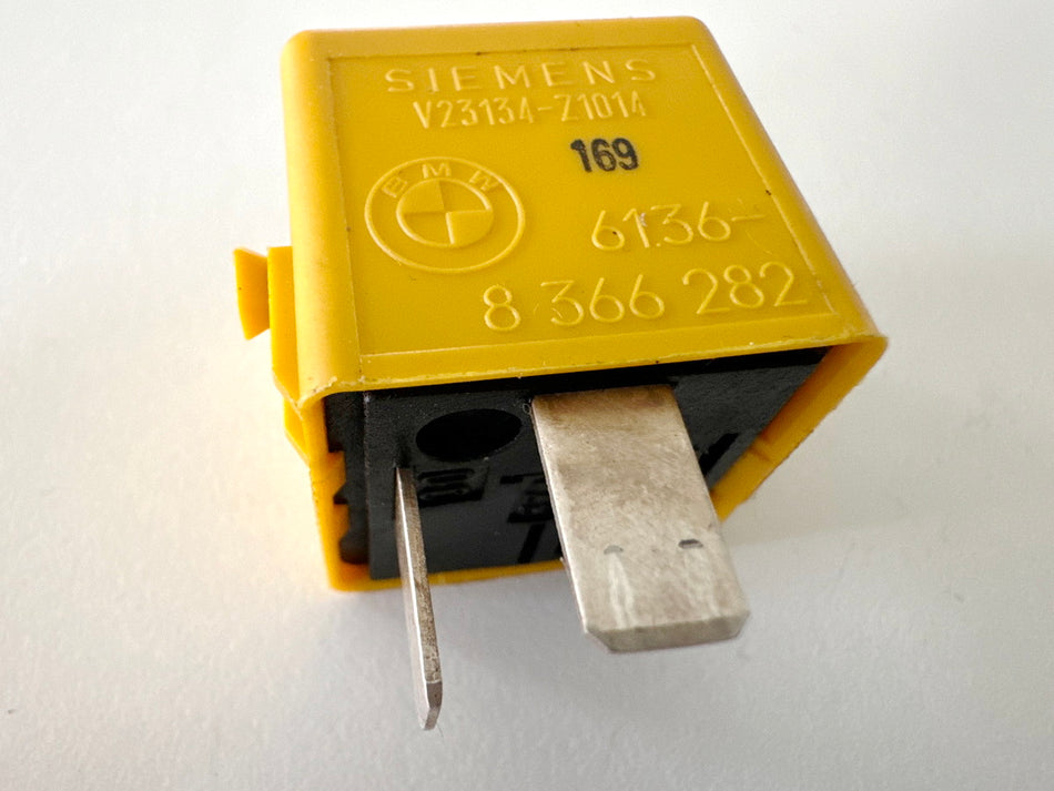 BMW R 1100 RT 259 Relay Siemens - Connection plug golden yellow