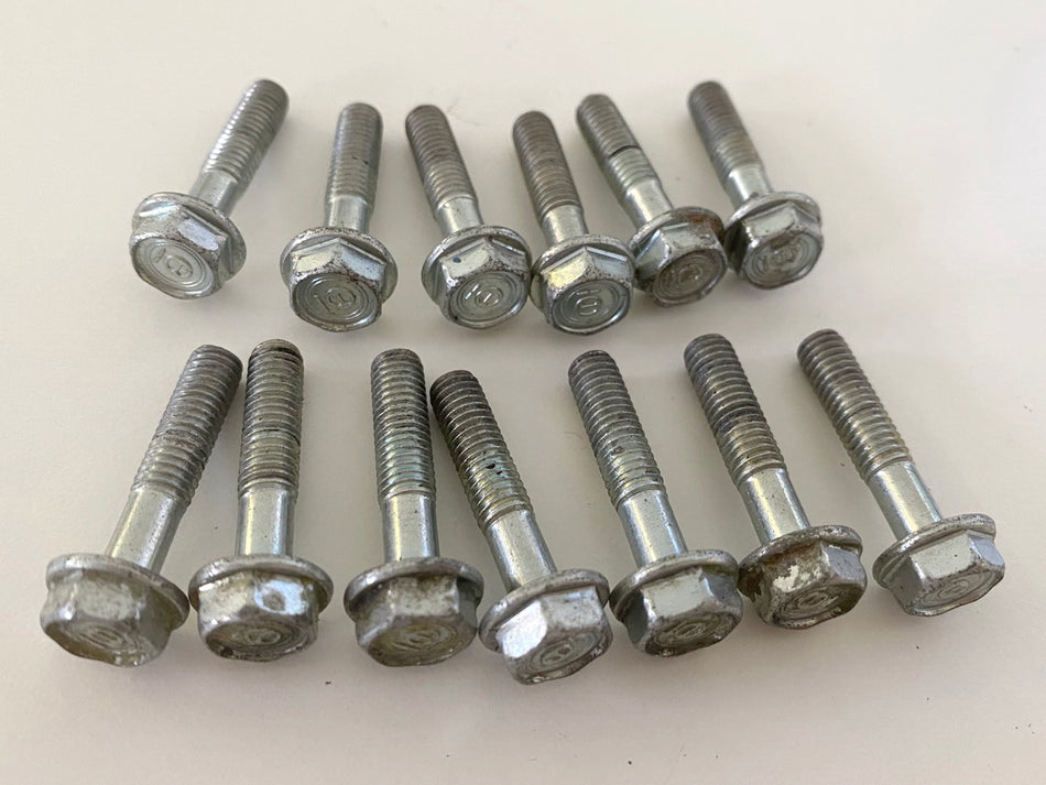 HONDA CBR 600 RR PC37 Tornillos Tornillos de brida para cárter de aceite Bomba de aceite