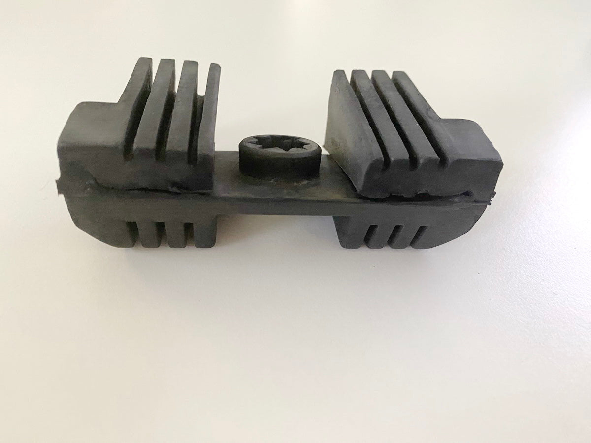 HONDA CBR 600 PC31 Tankgummi hinten Halterung Tank Gummi