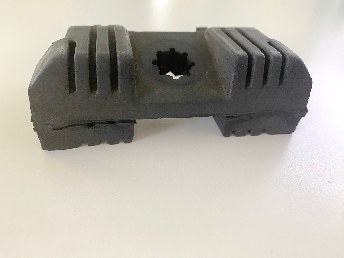 HONDA CBR 600 PC31 Tankgummi hinten Halterung Tank Gummi