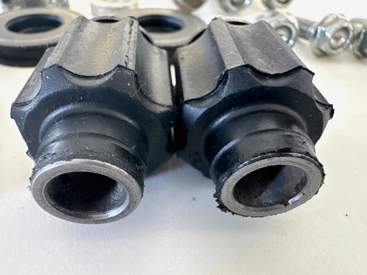 Honda CBR 900 SC28 Halterung Motor Achse Schrauben Platte Abstandshalter 92-95