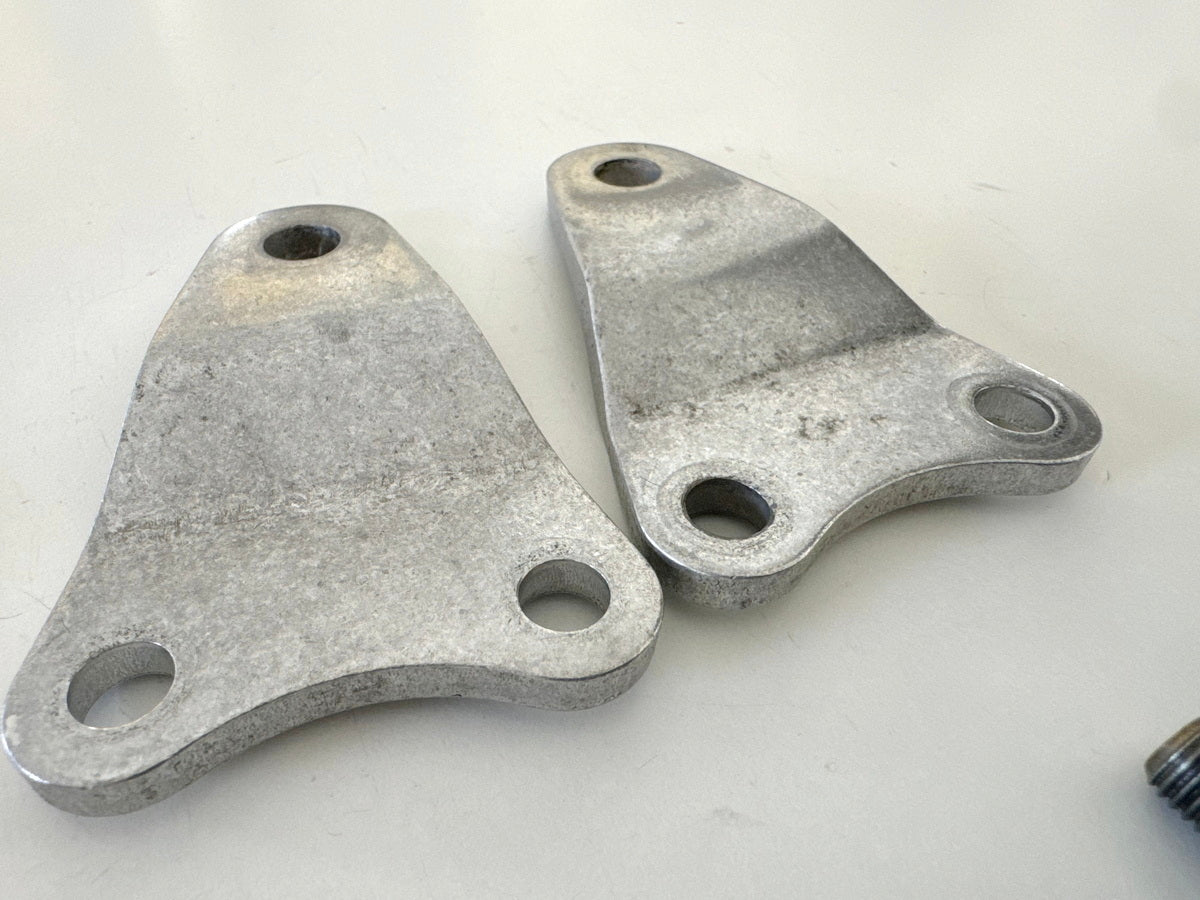 Honda CBR 900 SC28 Halterung Motor Achse Schrauben Platte Abstandshalter 92-95