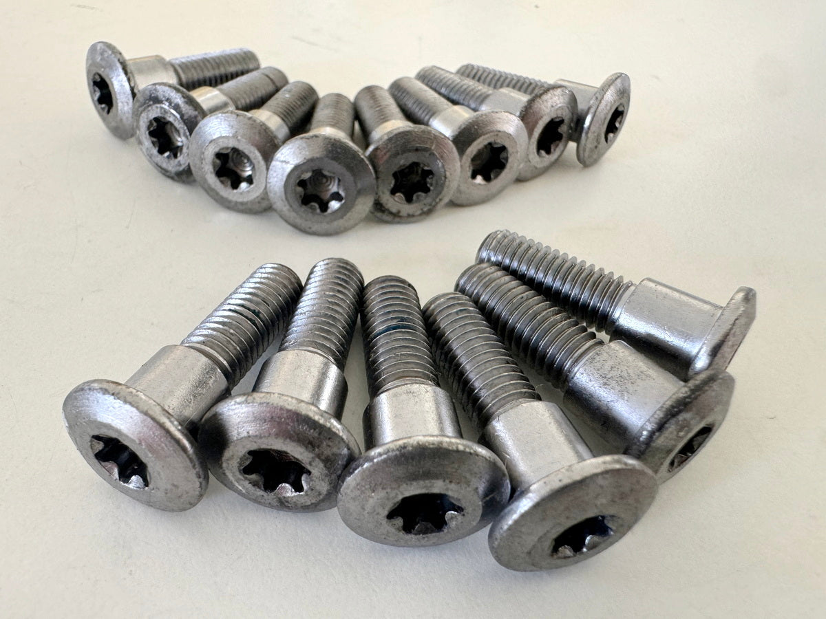 Triumph Street Triple 675 D67LD Schrauben für Bremsscheiben vorn hinten 07-12