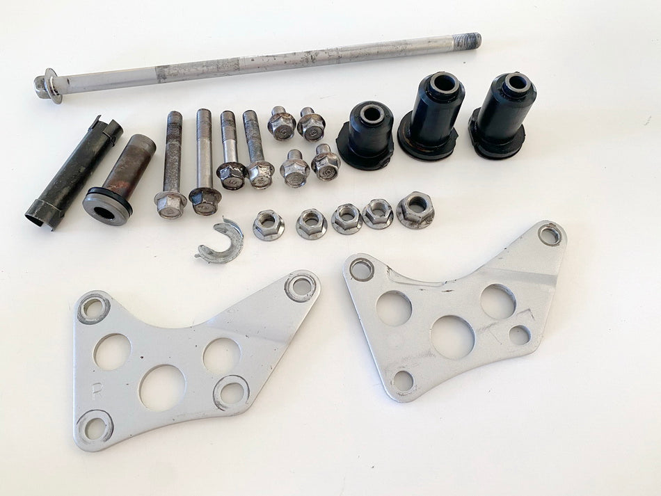 YAMAHA XJ 600S RJ01 DIVERSION Halterung Motor Achse Schrauben Bolzen Motorhalter