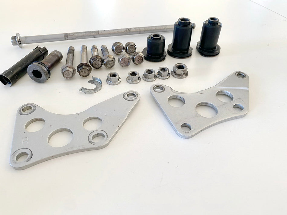 YAMAHA XJ 600S RJ01 DIVERSION Halterung Motor Achse Schrauben Bolzen Motorhalter