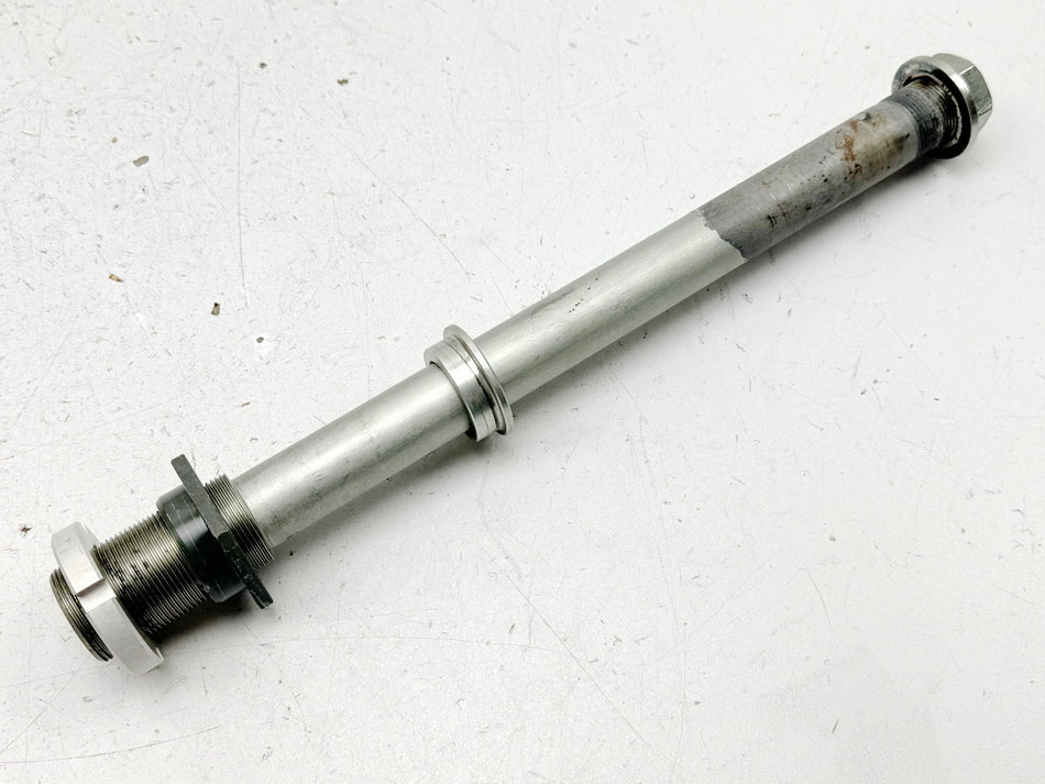 KAWASAKI Z1000 ZRT00A Eje basculante Eje del basculante Casquillo distanciador Tuerca 03-06