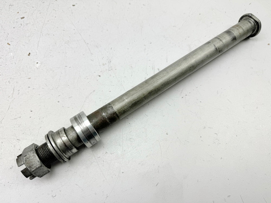 KAWASAKI Z1000 ZRT00A Eje trasero Pasador Eje casquillo espaciador Llanta tuerca 03-06