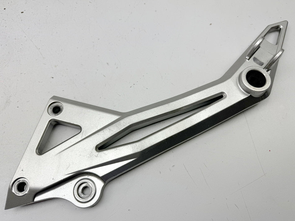 KAWASAKI Z1000 ZRT00A Placa reposapiés izquierda Soporte estribera 03-06