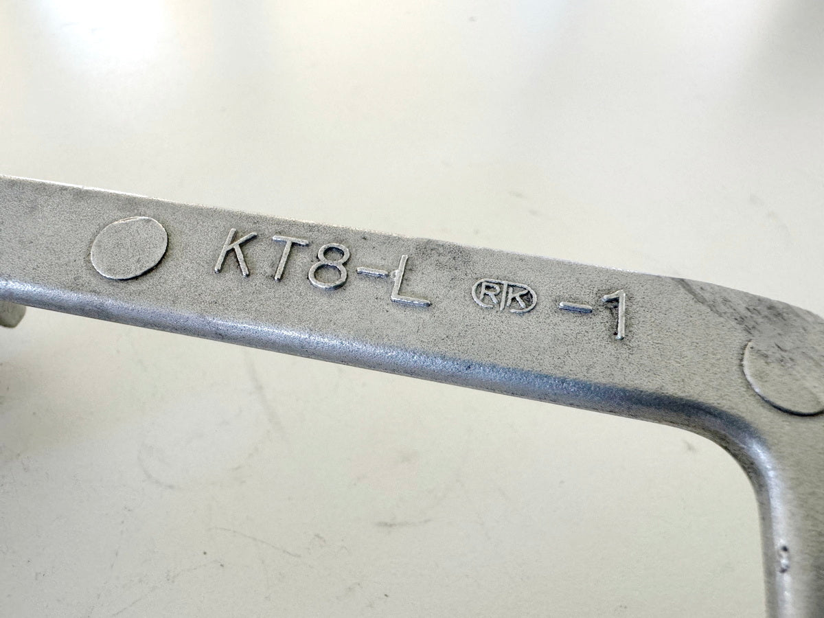 HONDA CBR 600 PC19 PC23 Fußrastenträger Fahrer links Halter Fußraste Halteplatte