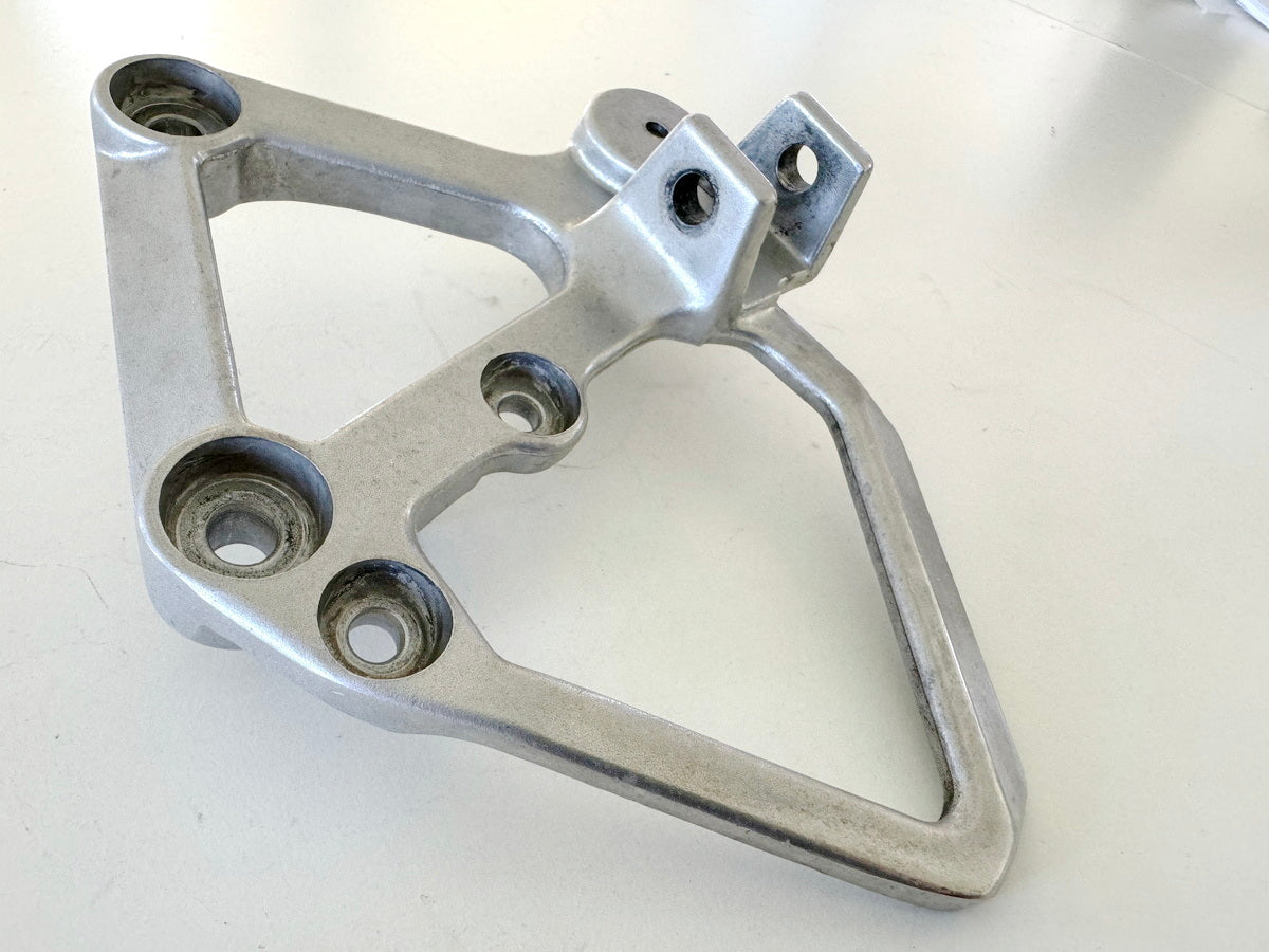 HONDA CBR600 PC19 PC23 Footrest Hanger Rider Right Holder Footrest Mounting Plate