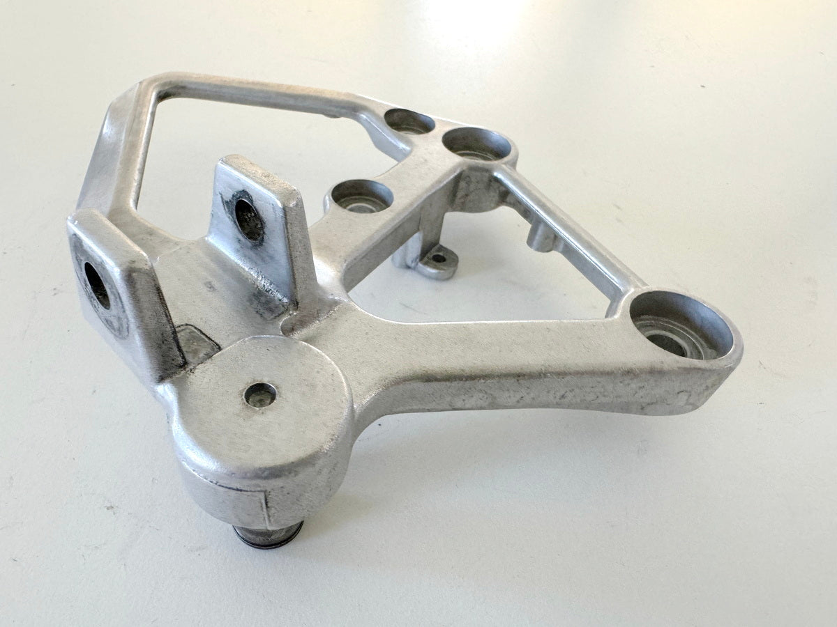 HONDA CBR600 PC19 PC23 Footrest Hanger Rider Right Holder Footrest Mounting Plate