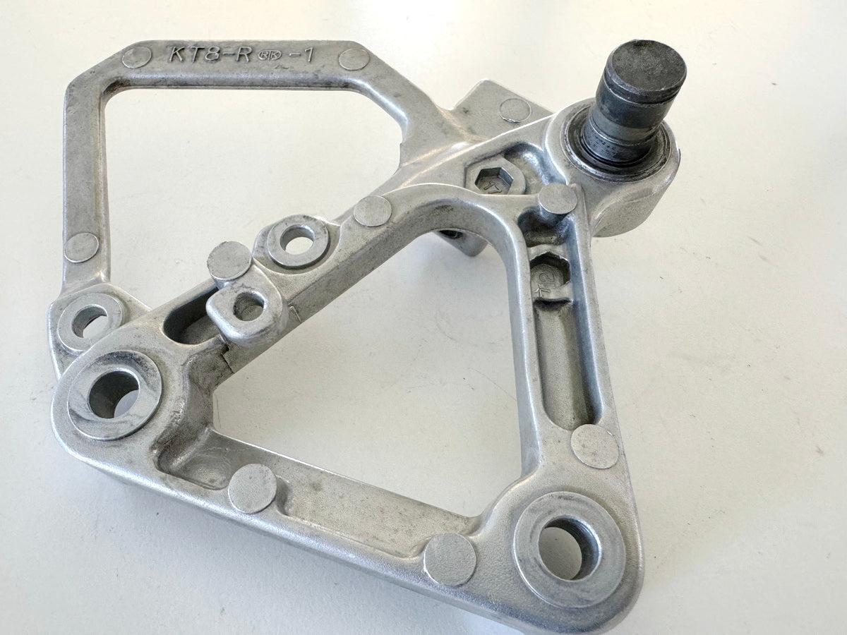 HONDA CBR600 PC19 PC23 Footrest Hanger Rider Right Holder Footrest Mounting Plate