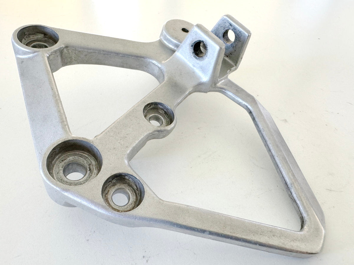 HONDA CBR600 PC19 PC23 Footrest Hanger Rider Right Holder Footrest Mounting Plate
